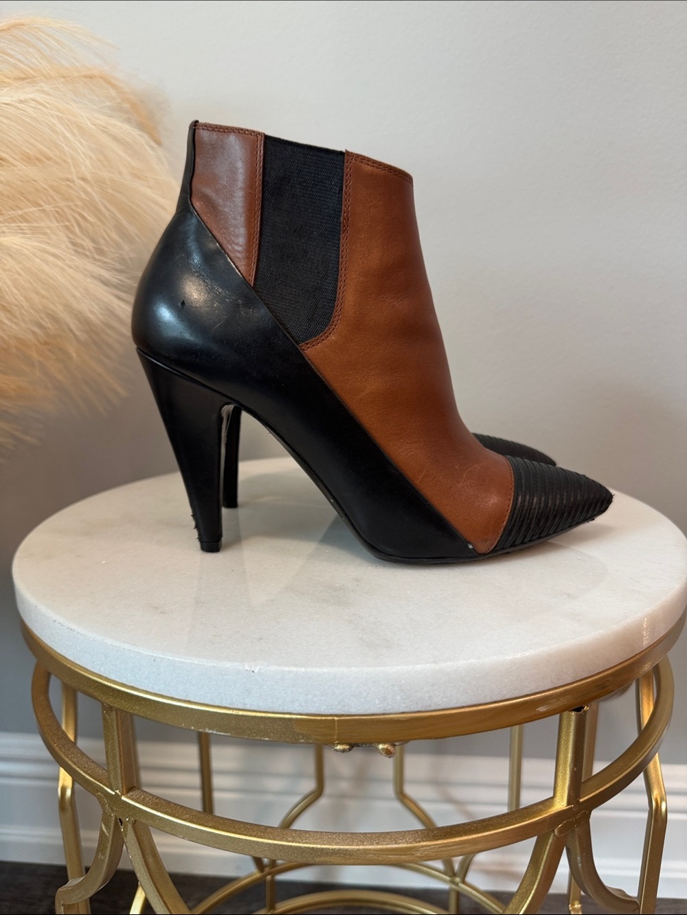 Balenciaga Brown and Black Pointed Leather Ankle Booties Size 38.5 - Picture 6 of 13